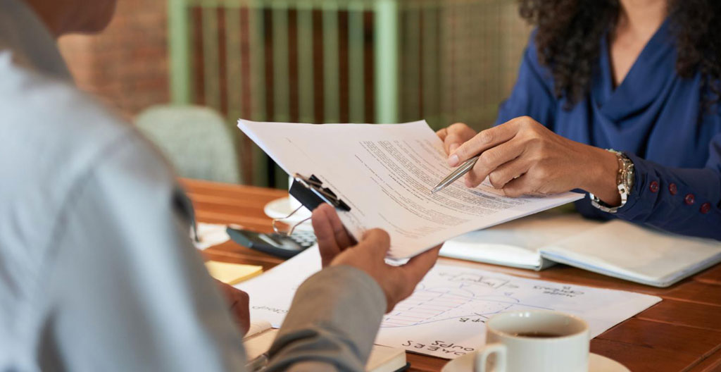 Collaborateur RH organisant des convocations de formation automatiquement générées par le TMS
